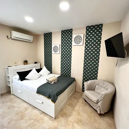 El Estudio De La Playa Sunny Holidays Benalbeach