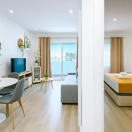 El Estudio De La Playa Sunny Holidays Benalbeach