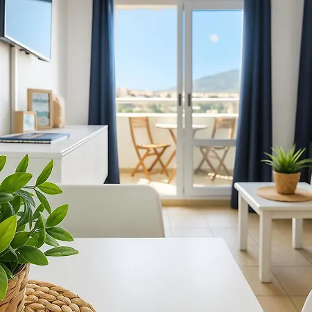 El Estudio De La Playa Sunny Holidays Benalbeach Benalmádena