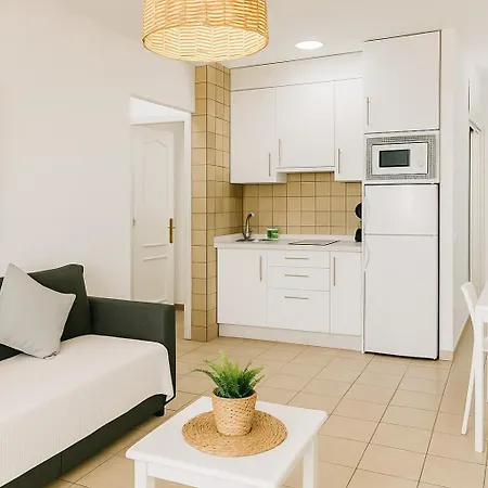 El Estudio De La Playa Sunny Holidays Benalbeach * Benalmádena