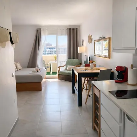 El Estudio De La Playa Sunny Holidays Benalbeach Benalmádena